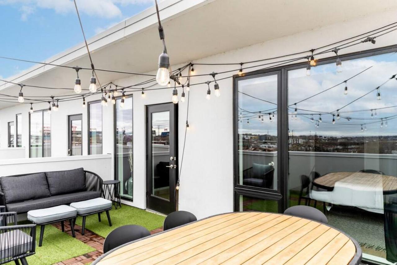 Stunning River View Condo Walk To Downtown Rooftop Patio ナッシュビル エクステリア 写真